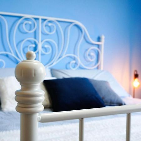 Villa Aurelia - Seafront Apartment With Terrace Quartu SantʼElena Buitenkant foto