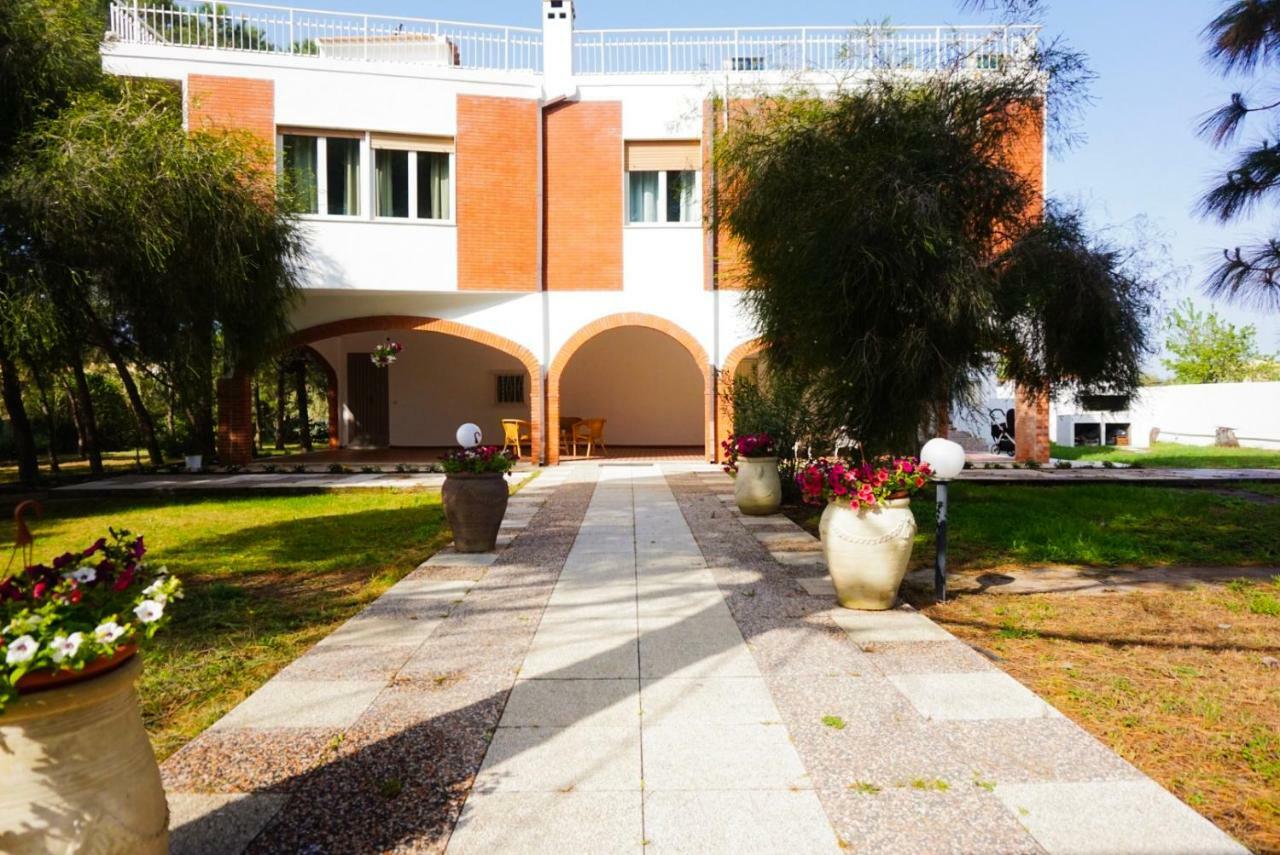 Villa Aurelia - Seafront Apartment With Terrace Quartu SantʼElena Buitenkant foto