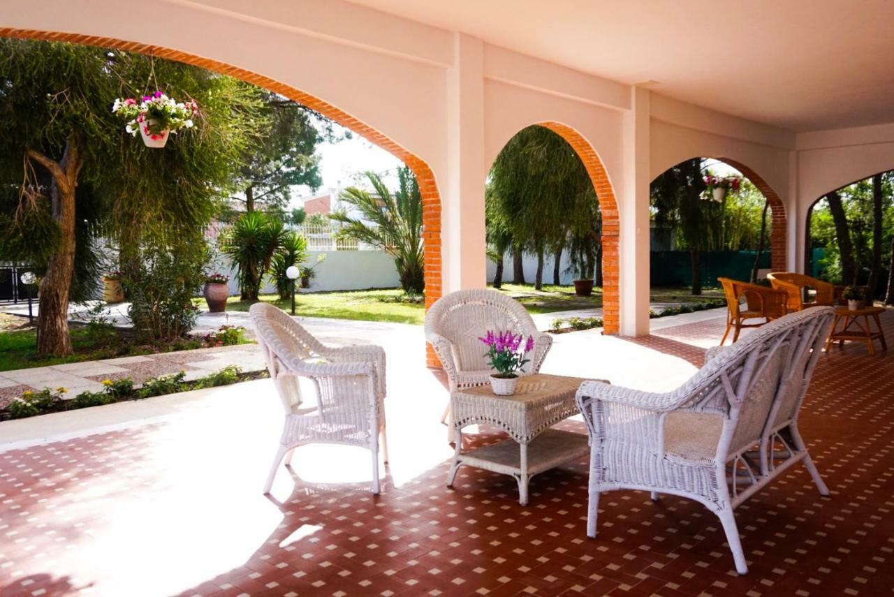 Villa Aurelia - Seafront Apartment With Terrace Quartu SantʼElena Buitenkant foto