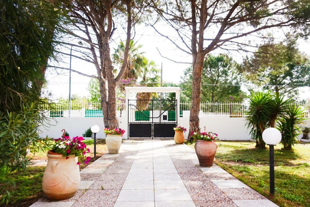 Villa Aurelia - Seafront Apartment With Terrace Quartu SantʼElena Buitenkant foto